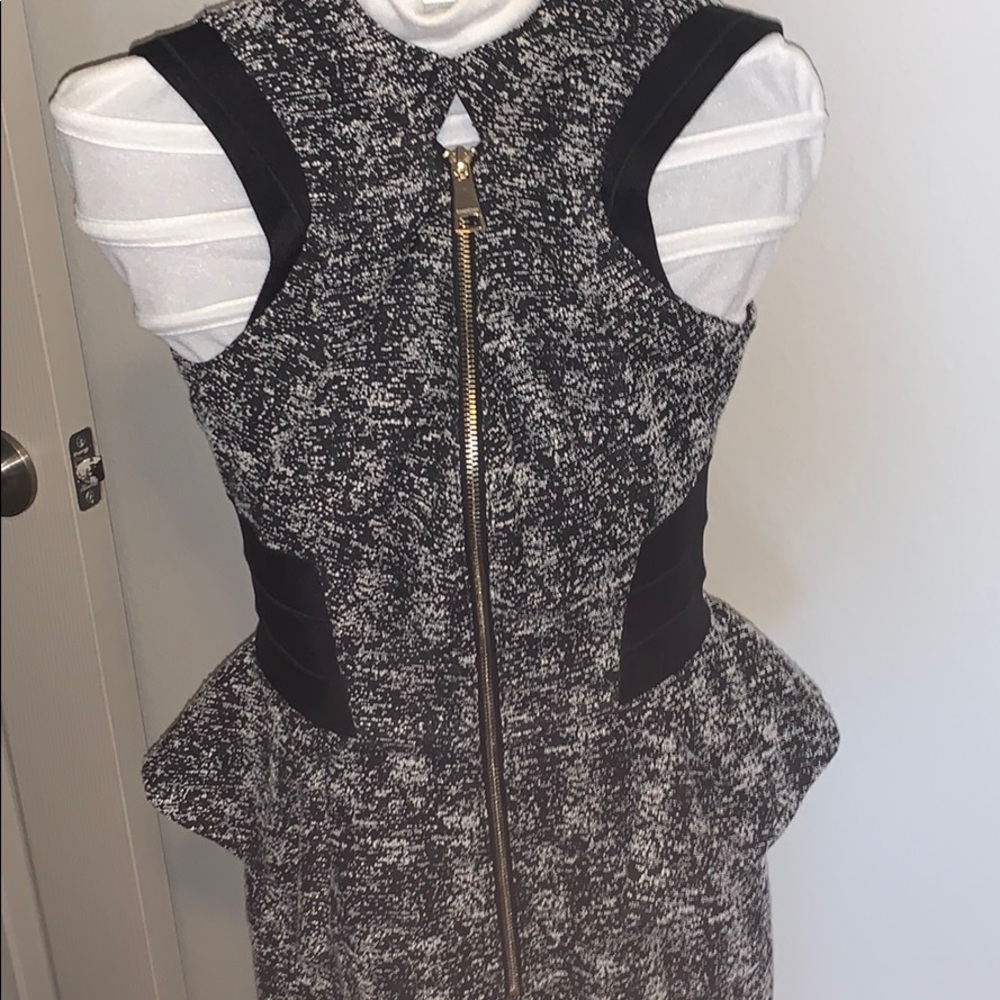 Bebe peplum waisted zippered front dress sz 2 - Picture 5 of 7